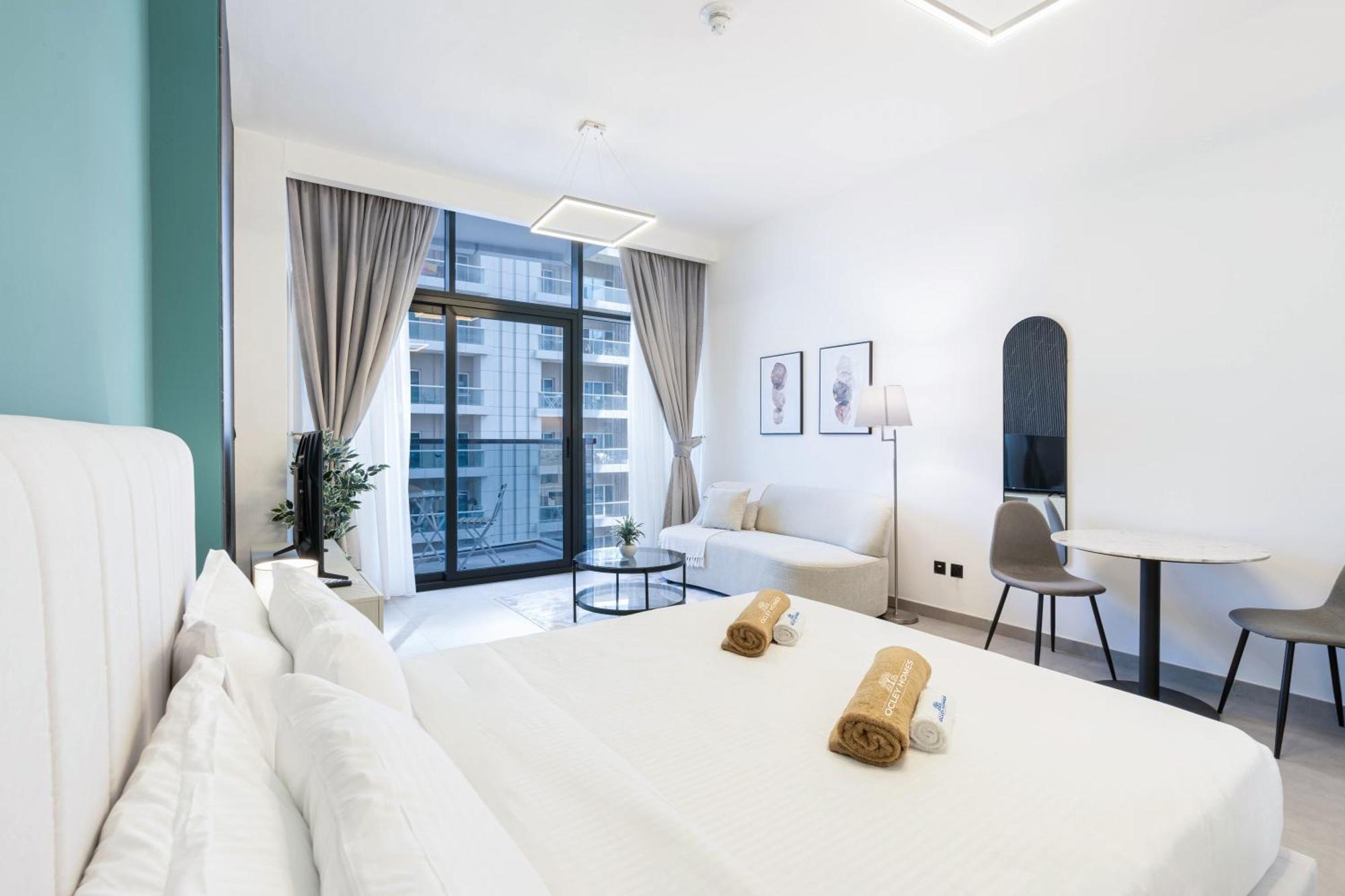 Modern In Sports With Rooftop Pool Dubai
