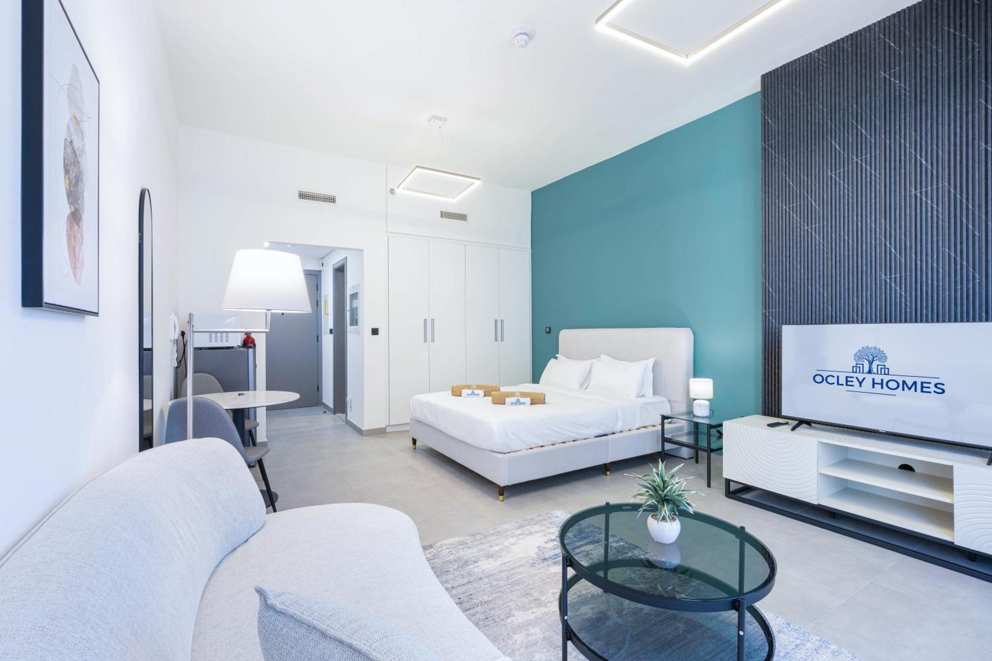 Modern In Sports With Rooftop Pool Dubai